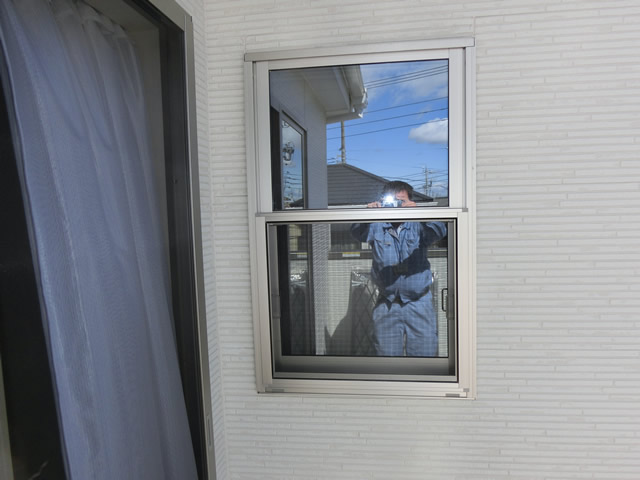 窓の防犯対策　アルミ面格子ヒシクロス　施工事例　名古屋市緑区